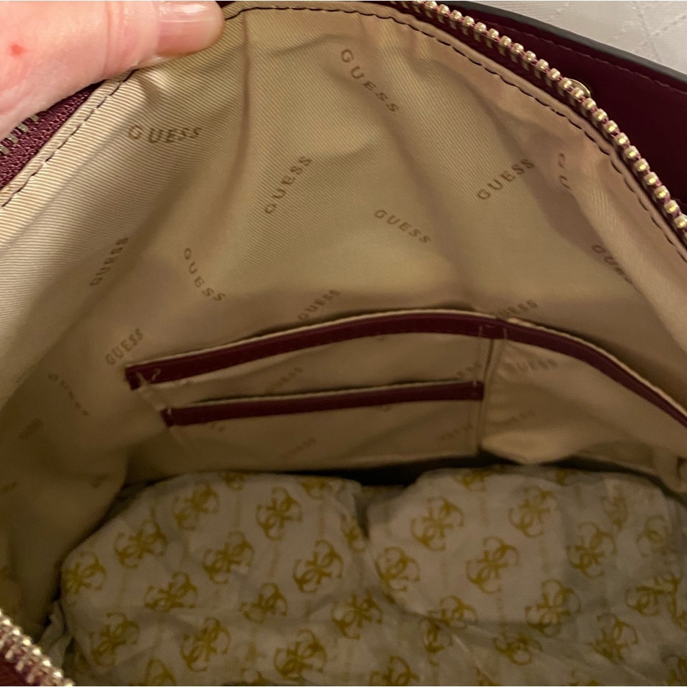 Guess MIA Hobo Shoulder Bag in faux leather, color brown model: MIA HOBO. NWT. - Picture 10 of 15